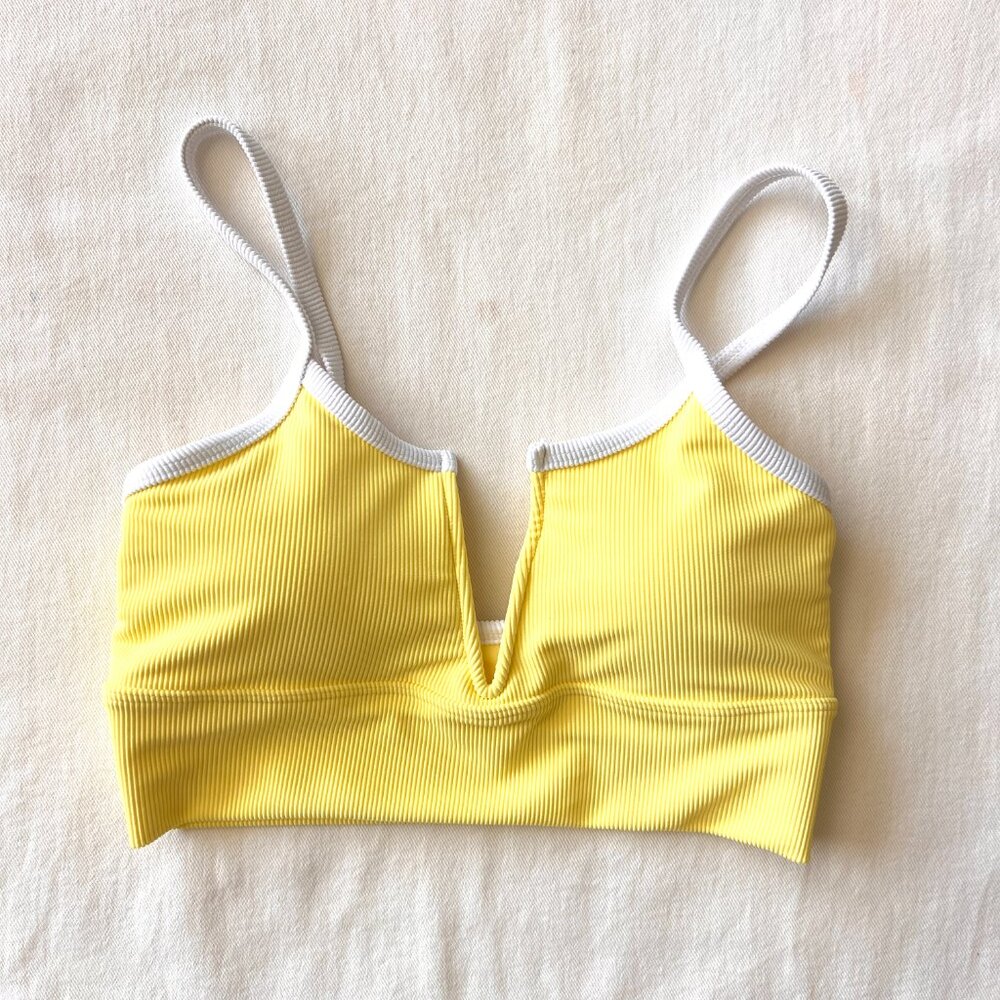 NWT! LainSnow Seabrook Skinny V CUT Top in Lemon